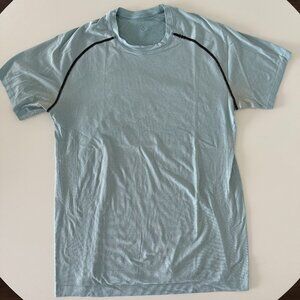 Lululemon Men's Metal Vent Tech Short Sleeve Shirt Ice Blue Medium